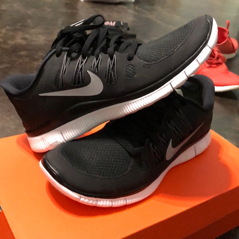 Nike tennis shoes